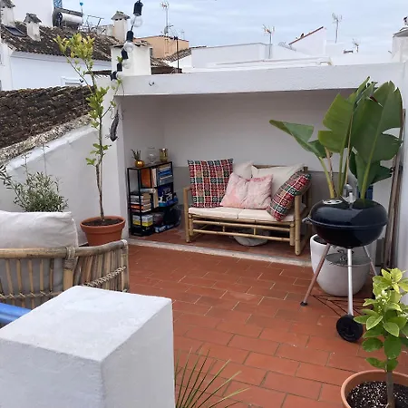 בית נופש Casa Mia Old Town Cozy House 3 Bedrooms אסטפונה